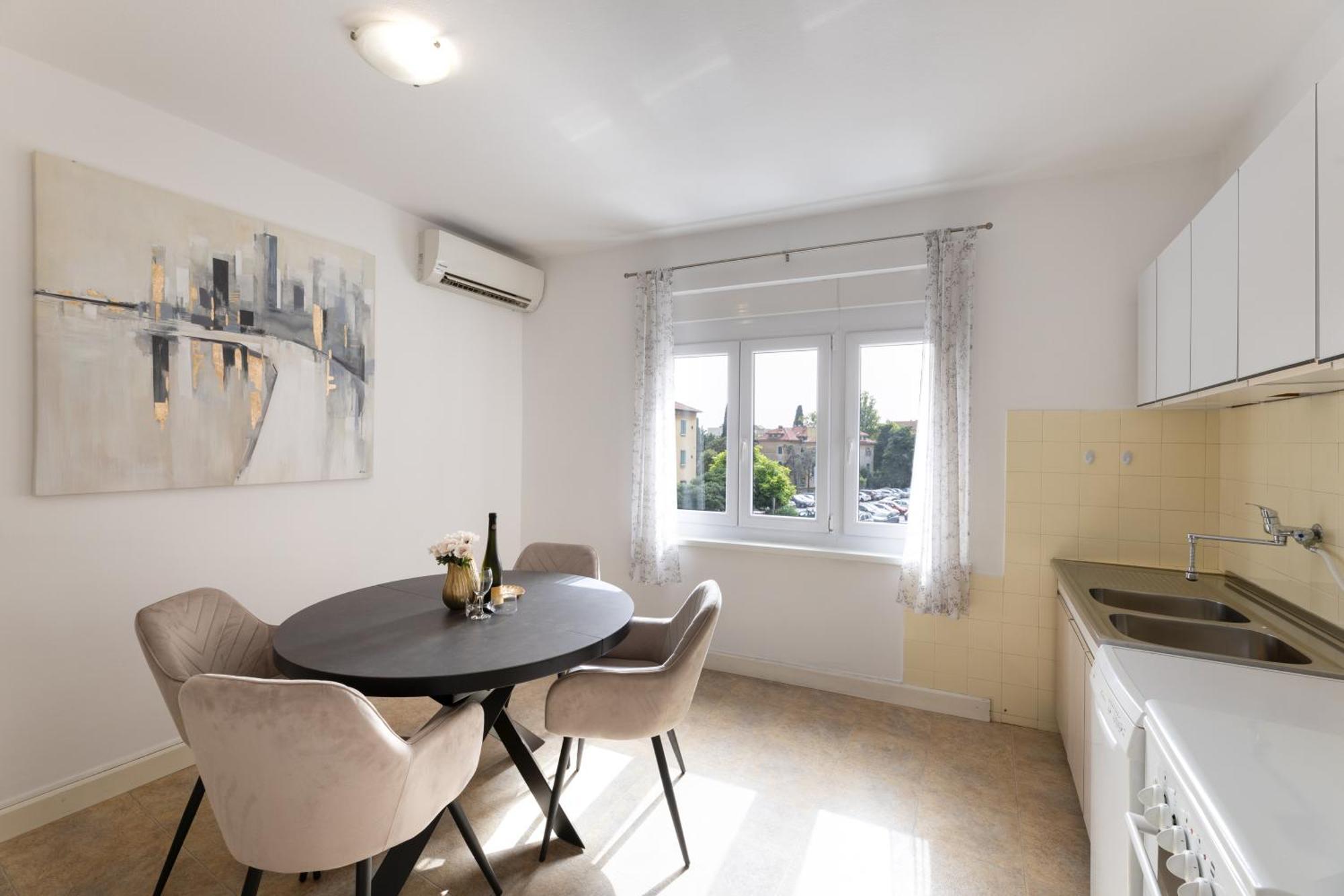 Apartment Central To Beach & Old Town Split Exterior foto